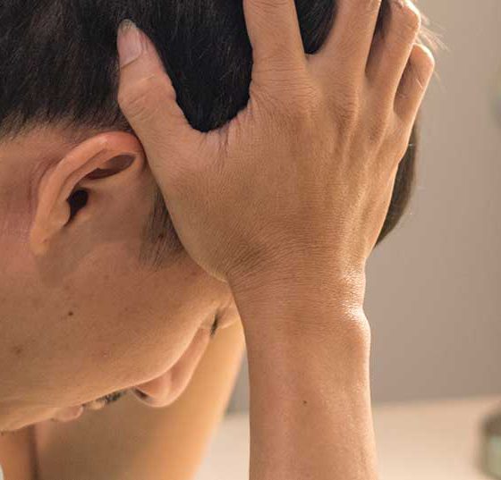 kopfschmerz_migraene_istock-1071915464