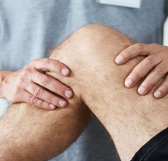 knie_reha_istock-1074877620